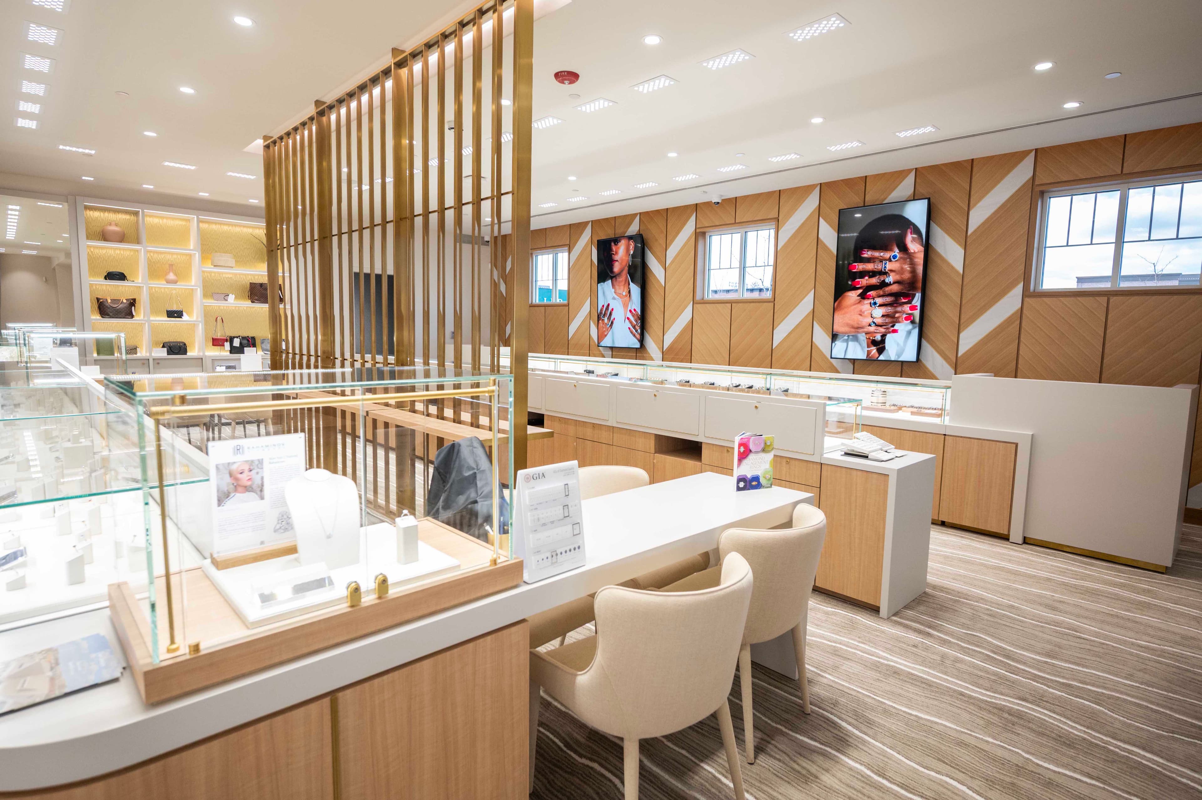 Design consultation session at LUXA